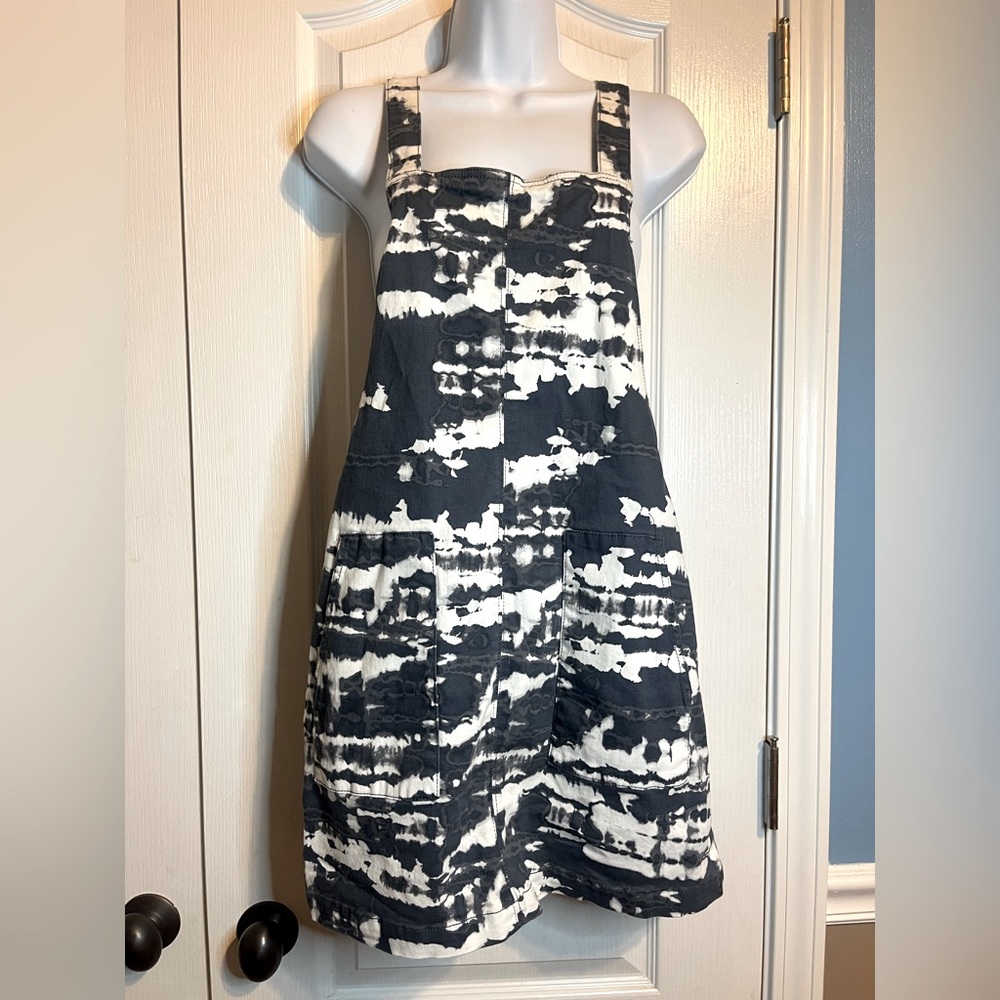✨ Tinseltown Tye-Dye Denim Two Pocket Overall Dress - Size‎ Small ✨